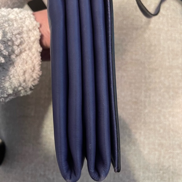 MCM Purple Crossbody Bag with Sleek Design - Picture 10 of 10